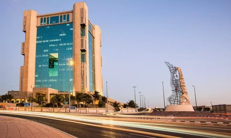 أمانة جدة تكشف اسباب ومخالفات اخلاقية وراء اغلاق ويست كوست كافية