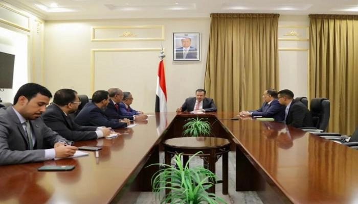 وزير منصرف يتهجم على الحكومة الجديدة ويطالب خلفه بالحافظ على منجزاته التي لم يرها احد غيره .. تفاصيل