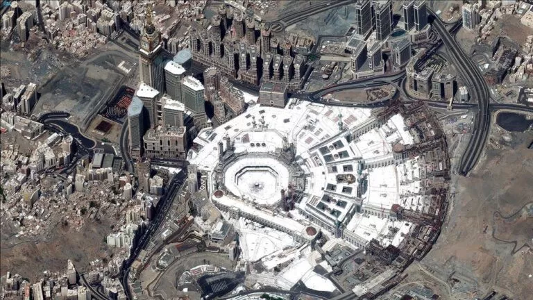 السعودية تكشف صور فضائية للمسجد الحرام والمشاعر المقدسة اثناء أداء الحجاج في موسم الحج 1444هـ