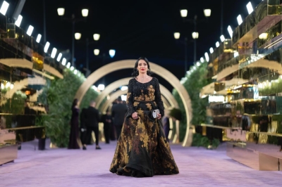 شاهد.. انطلاق حفل تكريم  نجوم الفن و صناع الترفيه الأضخم  من نوعه في الشرق الأوسط بالرياض