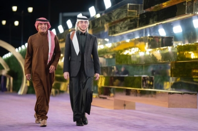 شاهد.. انطلاق حفل تكريم  نجوم الفن و صناع الترفيه الأضخم  من نوعه في الشرق الأوسط بالرياض