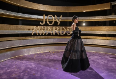 شاهد.. انطلاق حفل تكريم  نجوم الفن و صناع الترفيه الأضخم  من نوعه في الشرق الأوسط بالرياض