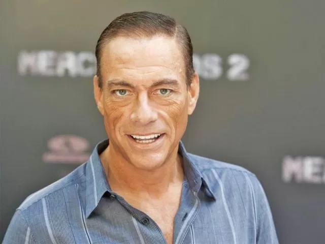 تصريح خطير للنجم العالمي فان دام يكشف فيه عن دخوله السينما المصرية.. وهذا هو الممثل العربي المفضل لديه.. لن تصدقوا من هو!!