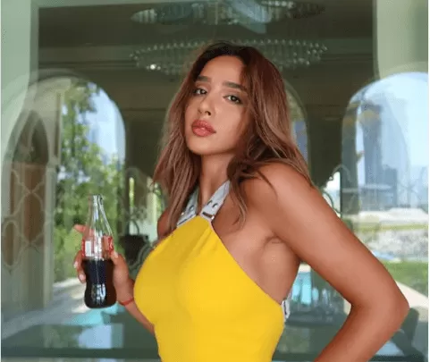 شاهد نجمة سعودية شهيرة تعلن عن صلاة جديدة قالت انها جاءتها بالوحي وهذه هي القبلة التي تصلي اليها