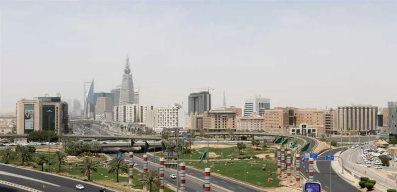 السعودية تكشف تفاصيل تحويل تأشيرة الزيارة الى اقامة