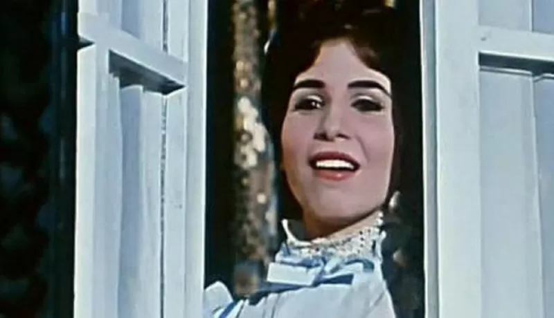 هذه الفنانة المصرية ماتت في الشارع وهي تتسول لقمة العيش وكانت في شبابها تسحر اثرياء العرب فيرمون الأموال والذهب تحت قدميها .. لن تصدق من تكون