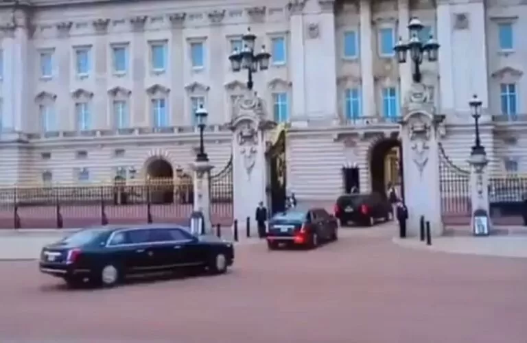 بقية زعماء العالم عبر الحافلات.. شاهد السماح لموكب الرئيس بايدن فقط بالدخول لحضور جنازة الملكة اليزابيث الثانية