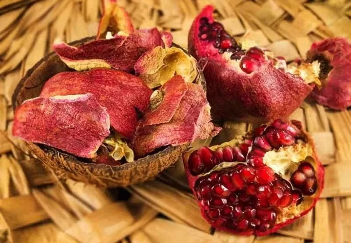 اذا كنت تعاني من السمنة فعلاجك في قشر الرمان عندما تتناوله بهذه الطريقة !!