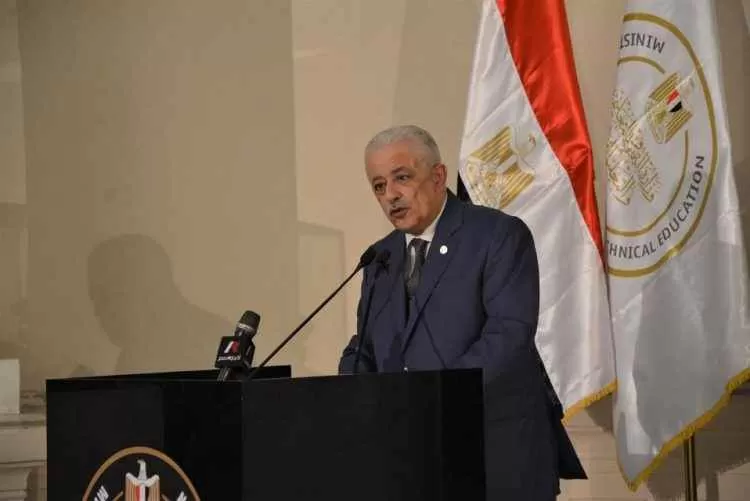وزير التعليم يحسم الجدل بشكل نهائي حول وقف الدراسة بسبب تفشي كورونا