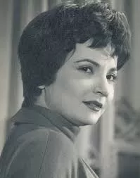 العجوز التي اغرقت نجيب الريحاني بالشوكولاتة ليقبل الزواج منها لن تصدق من تكون وكيف استطاع الهرب منها؟.