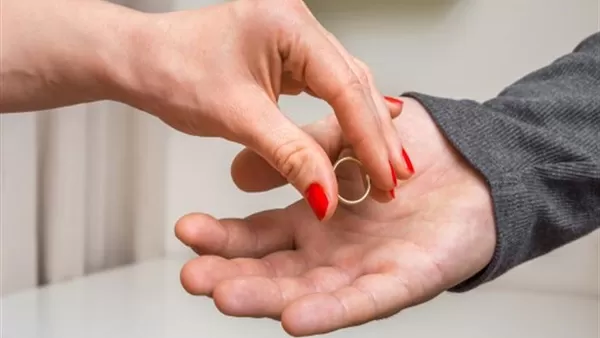 انتقم من طليقته وعريسها في ليلة دخلته بطريقة شيطانية تعلم منها إبليس