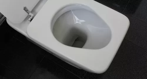 احذر دخول الحمام مع هاتفك الذكي لسبب سيصدمك