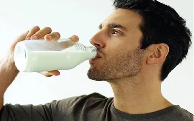 هذا الحليب الذي يعتقد الجميع انه صحي هو سبب رئيسي لرفع الكوليسترول الضار والتسبب في نوبات قلبية مفاجئة