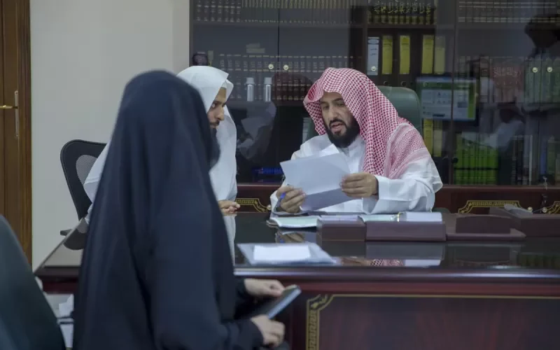 شاهد: سعودية تطلب الطلاق لسبب غريب.. وما حصل بعدما رفعت دعوة كان صادما للجميع