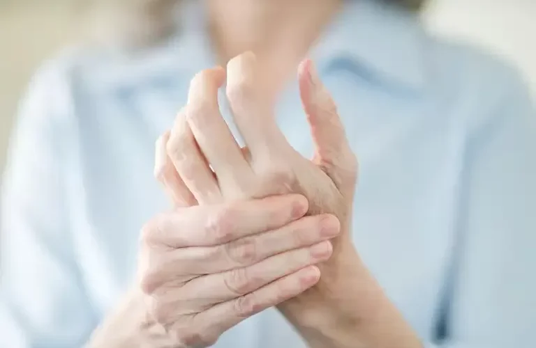 ستة اسباب لتنميل الاطراف يجب عليك الحذر من رقم ثلاثة