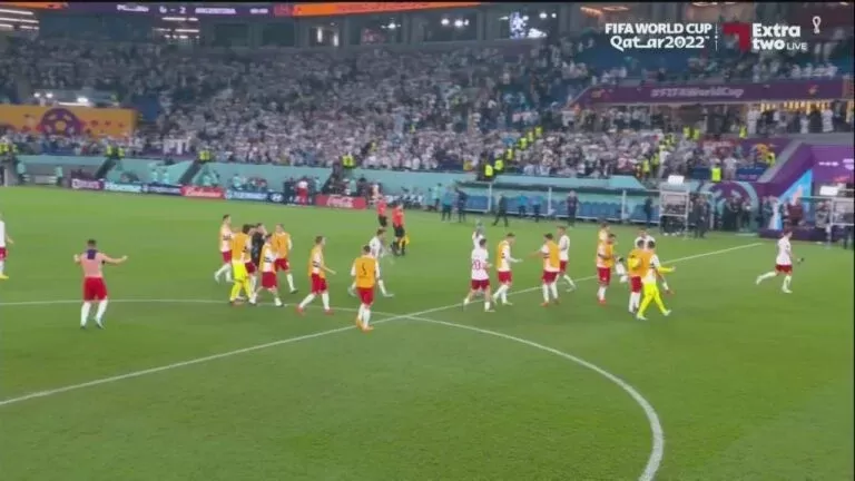 شاهد.. فرحة لاعبي بولندا بهدف المنتخب السعودي