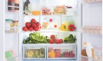 احذر من تناول الدجاج المطبوخ بعد وضعه لهذه الفترة في الثلاجة واطباء يكشفون السم القاتل الذي ينمو فيه اثناء تخزينه بعد طبخه