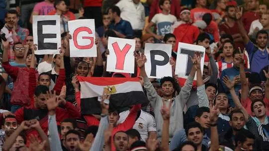 داعية مصري يعلق على وفاة مشجع بعد خسارة منتخب مصر.. شاهد ماذا قال !!