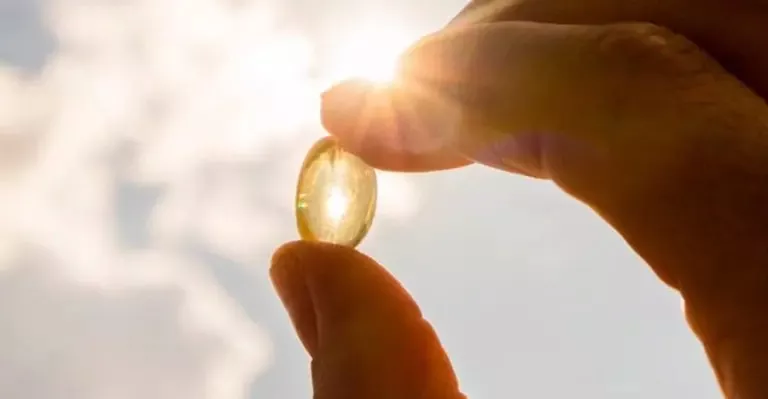 استشاري مختص يكشف عن 3 أسباب لنقص “فيتامين د” في السعودية!