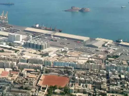 ارتكبتها عاملة بمنظمة دولية.. جريمة دهس شنيعة تتعرض لها طفلة وهي نائمة بعدن (تفاصيل مروعة)