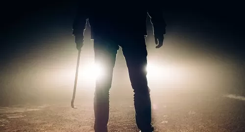 تفاصيل مخيفة يرويها صديق لشاب مصري ذبح أمه وأخته