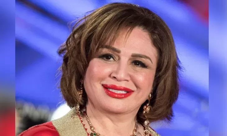 اقدم من الهرم .. إلهام شاهين تحتفل بعيد ميلادها بملابس صادمة