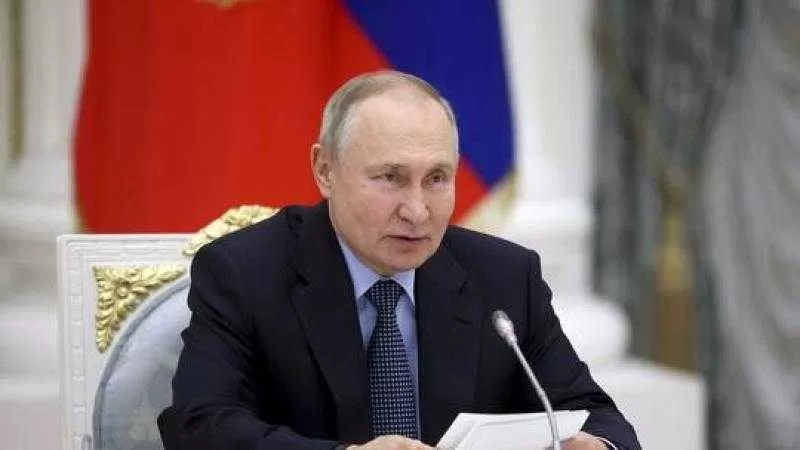 ضابط مخابرات أمريكي يعلن انتصار بوتين على الغرب