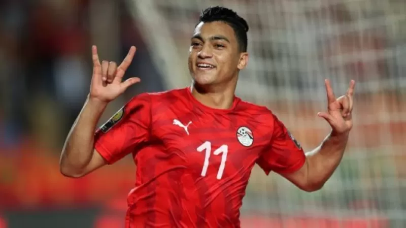 في واقعة غريبة .. شاب مصري يقدم على أداء امتحان بدلاً من النجم المصري مصطفى محمد
