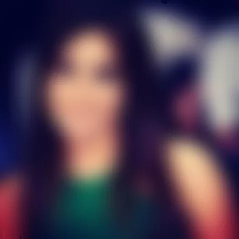 من هي الفنانة اليمنية التي منحتها دولة الإمارات العربية الإقامة الذهبية الدائمة وأثارت جدلا واسعا على التواصل؟ (الاسم والصورة)