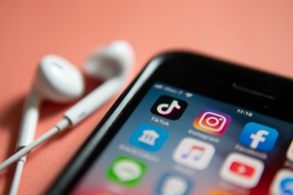 إجراء إجباري من تيك توك لمواجهة تقنية جديدة بهواتف آيفون