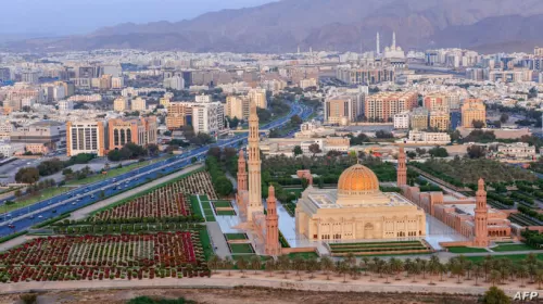 شوارع دولة خليجية تشتعل بالمظاهرات والشرطة تطلق الرصاص والغازات والعائلة المالكة في صدمة