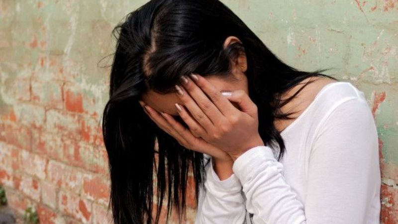 عملية خطف واغتصاب مرعبة في الكويت .. هكذا نفّذ 3 “ذئاب” جريمتهم بحقّ الفتاة في شقة أحدهم!!