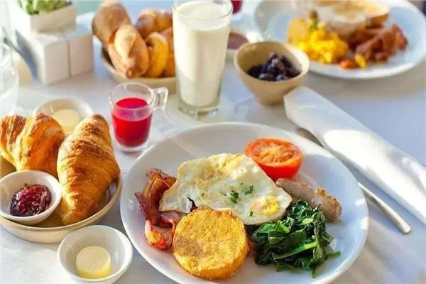 دراسة تؤكد ان تناول هذا النوع من الطعام على الفطور سبب رئيسي للاصابة بالسرطان