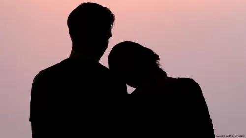 فنانة شهيرة  تفضح طليقها الوسيم بعد أن عملا معاً في الدعارة وتكشف معلومات صادمة: كان ينام مع رجال