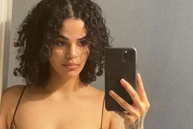 بالفيديو رهف القنون تصدم عائلتها وتعلن رسمياً عن شذوذها ووالدها يصاب بازمة صحية خطيرة