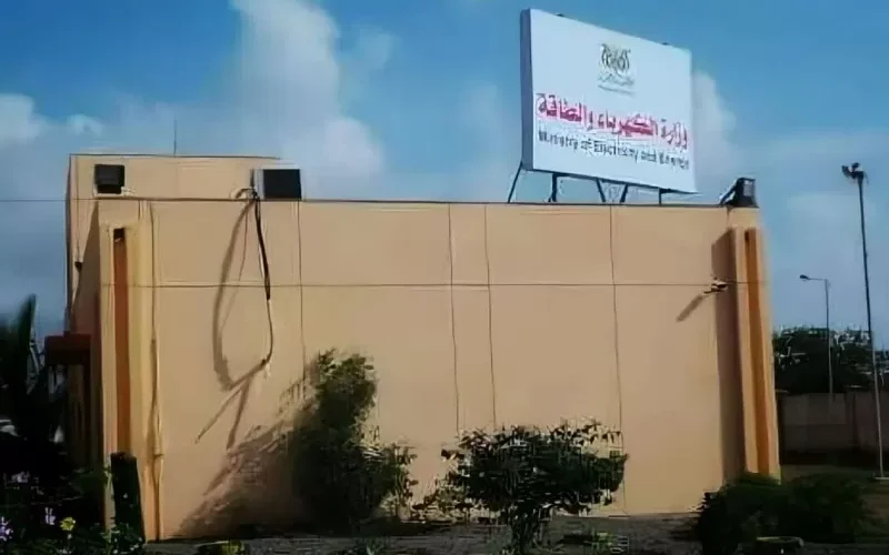 شاهد: نفي حكومي يؤكد الفضيحة .. هكذا ربت وزارة الكهرباء علي فضيحة المحطة الكهربائية التي قدمتها سلطنة عُمان مجاناً لليمن