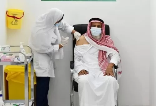 تنبيه هام من الصحة السعودية لكل من تلقى جرعة لقاح كورونا الأولى وعمرهم اكثر من خمسين عام