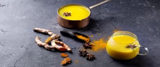 ملعقة كركم في كوب من الحليب الدافئ تعيد لك كل ما فقدته من شبابك وقوتك