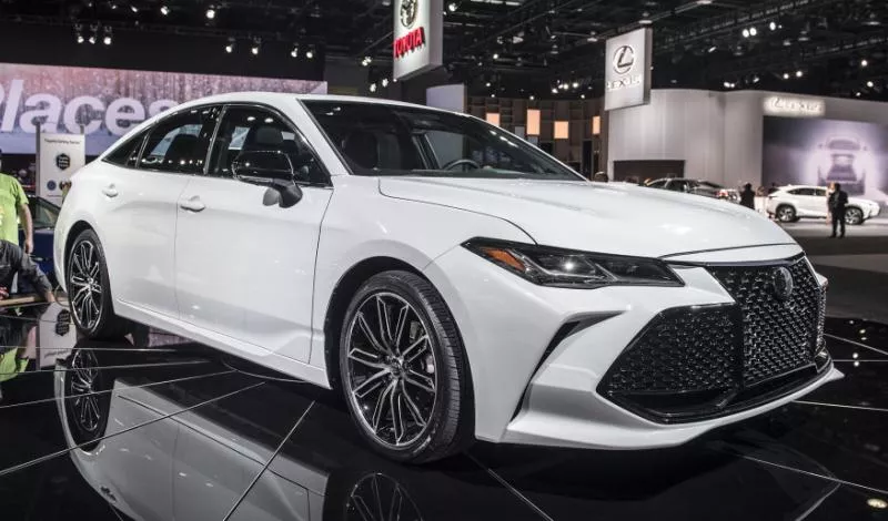 العرض الجبار في السعودية سيارة كامري حديثة بـ 800ريال واستلام فوري