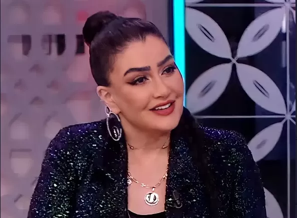 ابنة غــادة عبد الرازق تكشف حقيقة أمها وتطلق عليها هذا الوصف الغير أخلاقي بسبب سلوكها المنحرف!