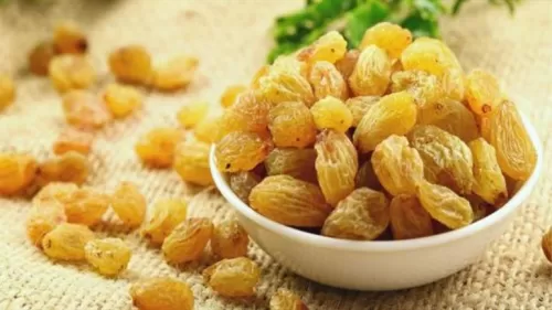 ما هي فوائد تناول 21 حبة زبيب يوميا؟