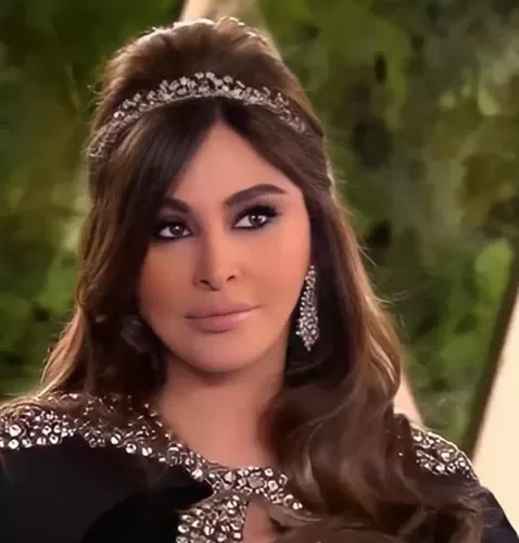 بالفيديو : تصريحات صادمة من الفنانة إليسا : ” عمليات التجميل شوهتني ” !!