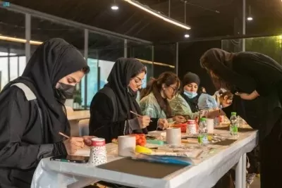 بالصور..النحت على القلم الرصاص يثير اعجاب الجمهور في جازان السعودية