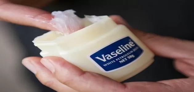 خلطة الفازلين الرهيبة لعلاج البواسير بخصوصية تامة في البيت دون احراج الذهاب للاطباء وستتخلص منها خلال ساعات بدون الم