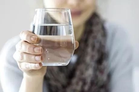 تعرف على تسمم المياه في رمضان وأضراره التي تصل إلى الموت “الموضوع كبير وخطير جداً”