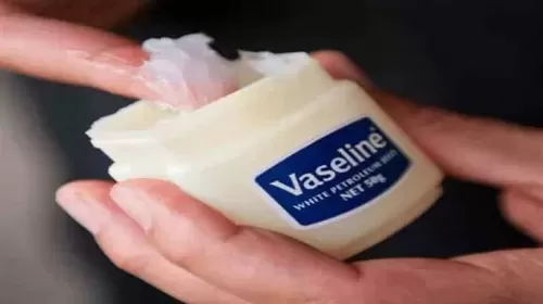 الفازلين في غرفة النوم سيغير حياتك للأبد ولن تستغني عنه