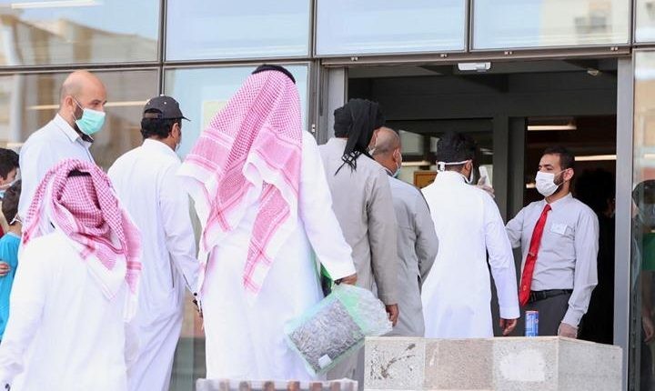 السعودية تهدد بطرد المقيمين ومنعهم نهائياً من دخول أراضيها وتصدر هذا التحذير