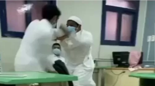 شـاهد تسريب اول مقطع صادم من داخل مدرسة سعودية بعد السماح بدخول الجوالات للفصول