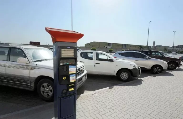 السعودية تعلن تعديل رسوم الوقوف في مواقف السيارات المدفوعة في المملكة وهذا جدول الأسعار الجديدة
