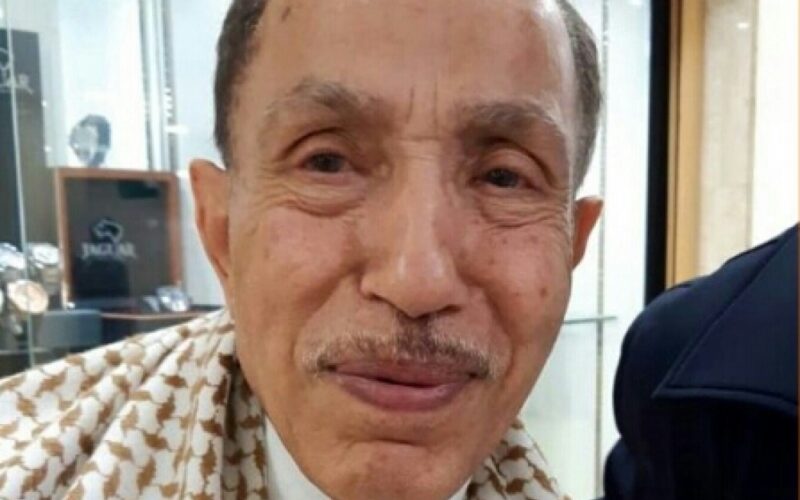 أسرة “عبدالواسع هائل سعيد” تكشف آخر مستجدات حالته الصحية بعد إصابته بـ”كورونا”